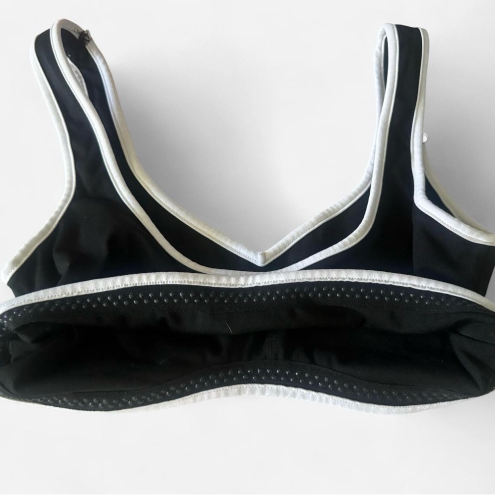 LASLULU Black and White Sports Bra - Picture 4 of 4